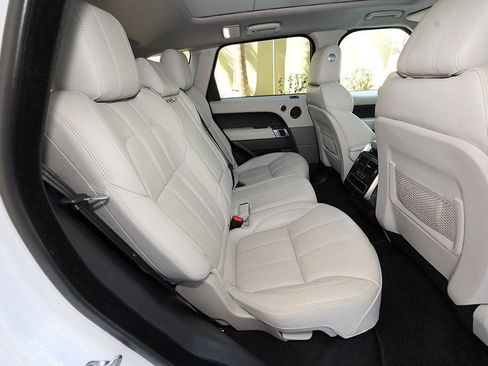 Used 2014 Land Rover Range Rover Sport HSE image 7