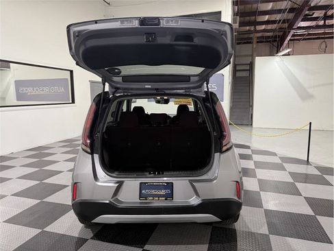 Used 2023 Kia Soul LX w/ LX Technology Package image 21