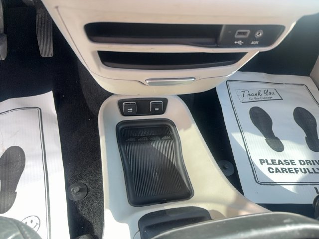 Used 2019 Chrysler Pacifica Touring-L FWD image 20