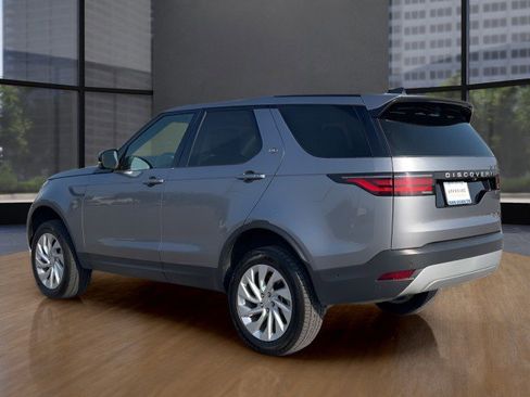 Used 2024 Land Rover Discovery S image 3