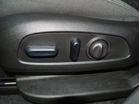 Used 2024 Chevrolet Equinox LT FWD image 32