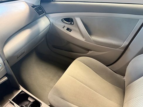 Used 2009 Toyota Camry LE FWD image 21