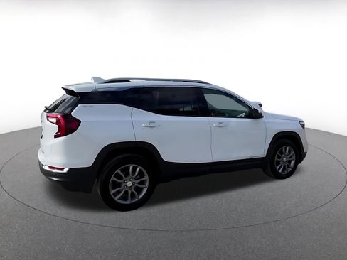 Used 2024 GMC Terrain SLT image 14