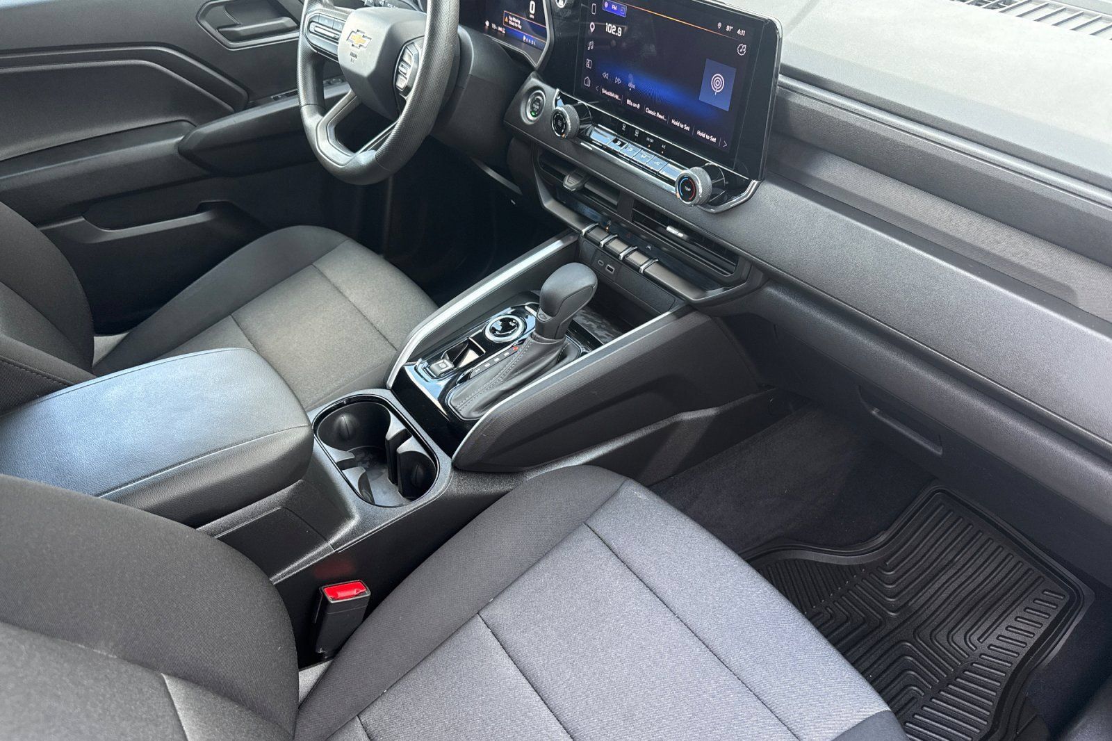 Used 2024 Chevrolet Colorado W/T AWD/4WD image 17