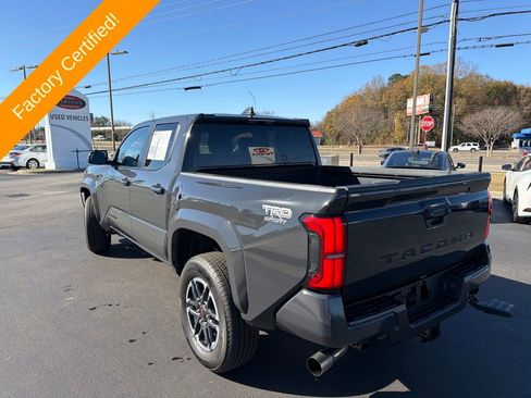 Used 2025 Toyota Tacoma TRD Sport image 3