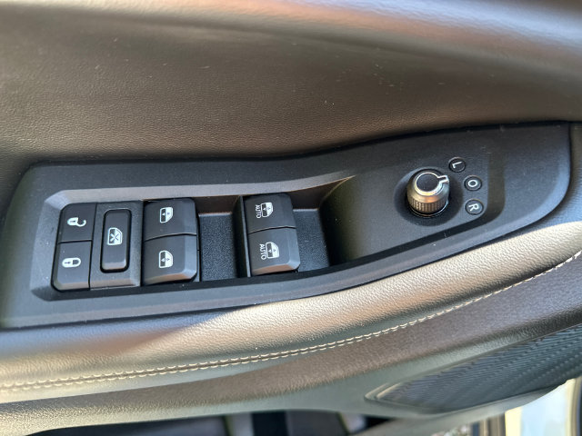 Used 2025 Jeep Grand Cherokee Limited AWD/4WD image 25