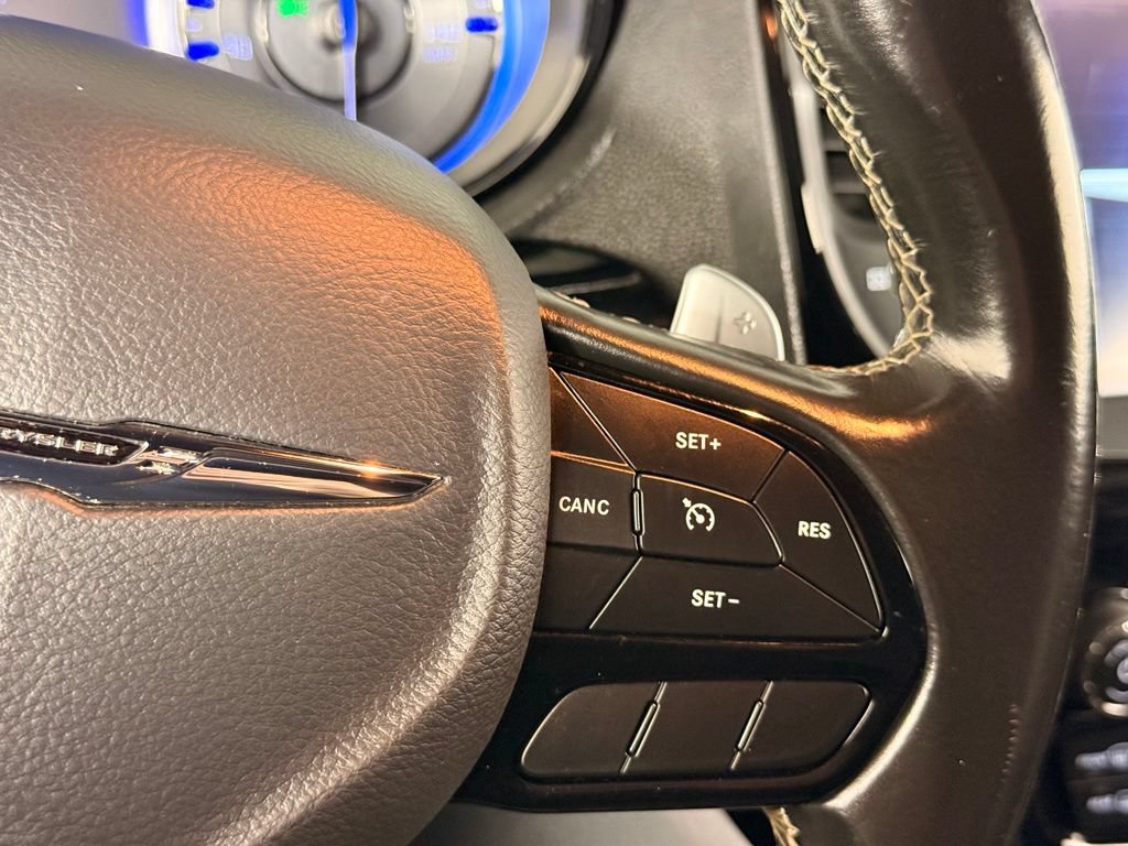 Used 2019 Chrysler 300 S AWD/4WD image 31