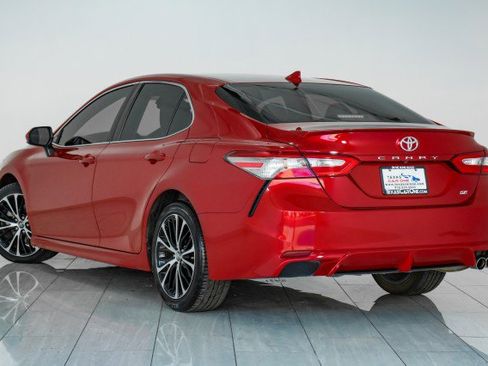Used 2019 Toyota Camry SE image 8