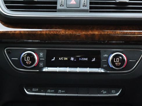 Used 2018 Audi Q5 2.0T Premium AWD/4WD image 40