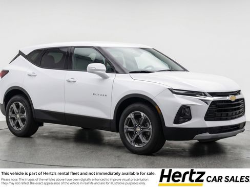 Used 2025 Chevrolet Blazer LT FWD image 1