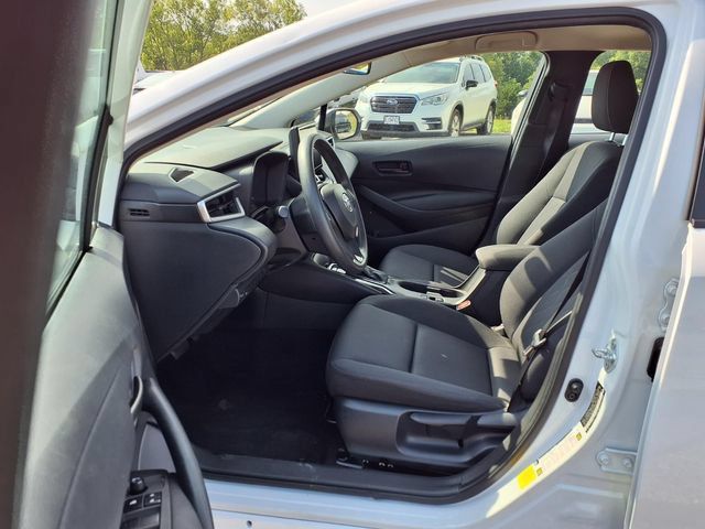 Used 2024 Toyota Corolla LE FWD image 39