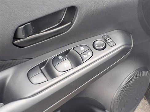 New 2025 Nissan Kicks Play S image 8