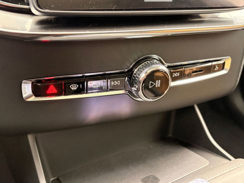 New 2026 Volvo XC90 B5 Ultra image 19