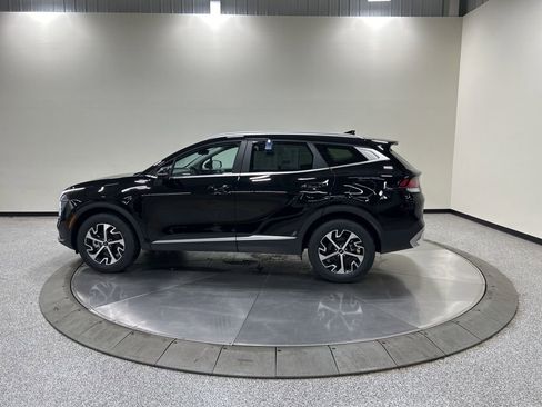 Used 2024 Kia Sportage EX image 10