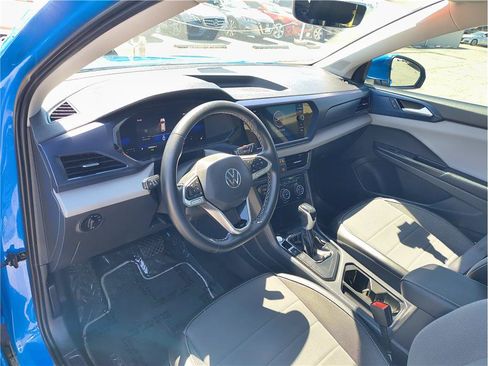 Used 2023 Volkswagen Taos SE FWD image 5