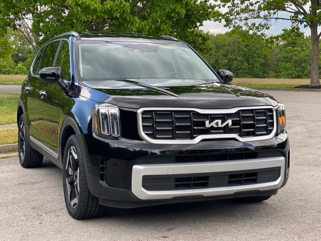 Used 2025 Kia Telluride S FWD image 9