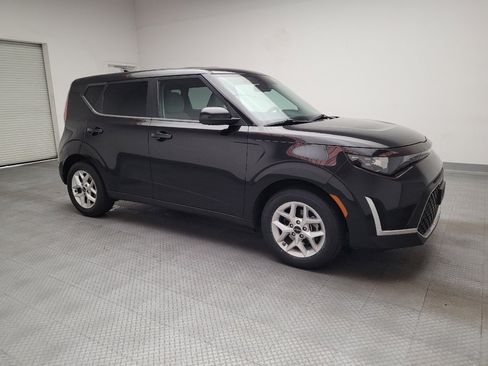 Used 2023 Kia Soul LX w/ LX Technology Package image 11