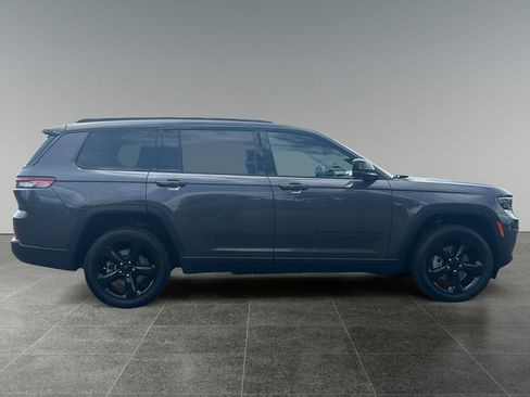 Used 2022 Jeep Grand Cherokee L Altitude image 8