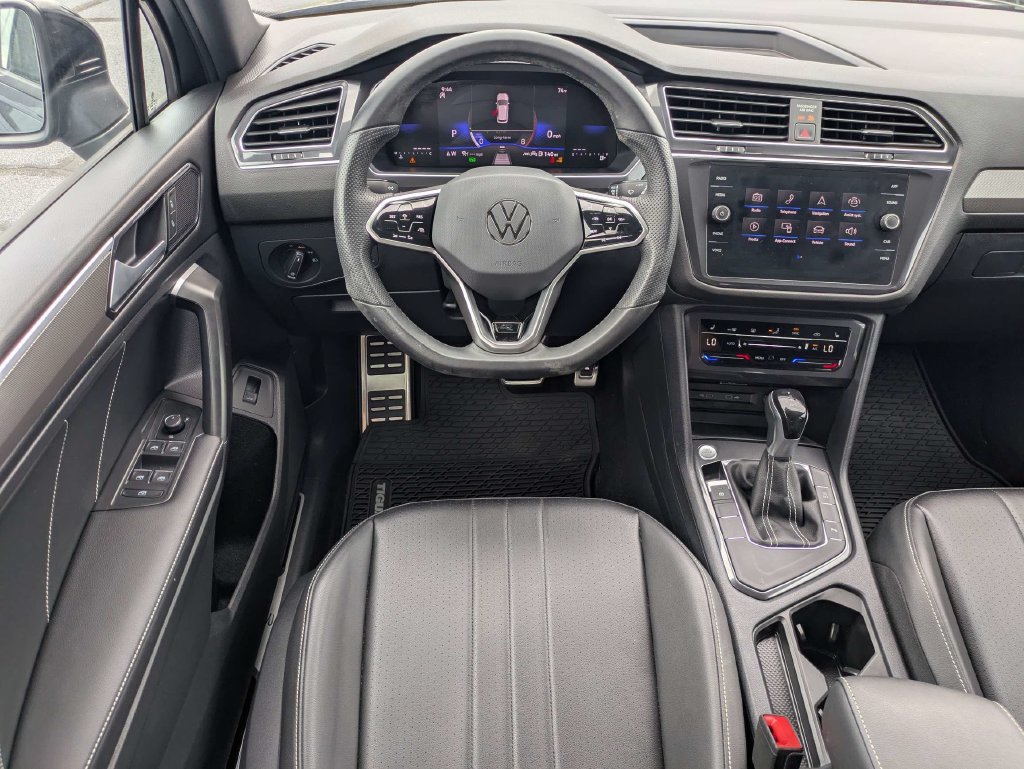 Certified 2024 Volkswagen Tiguan SE R-Line FWD image 18