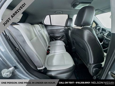 Used 2018 Chevrolet Trax LT w/ Driver Confidence Package image 25