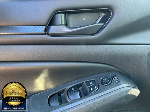 Used 2024 Nissan Altima 2.5 S image 8