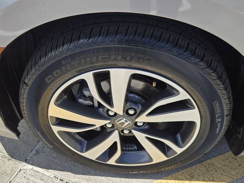 Certified 2024 Honda Odyssey Touring image 10