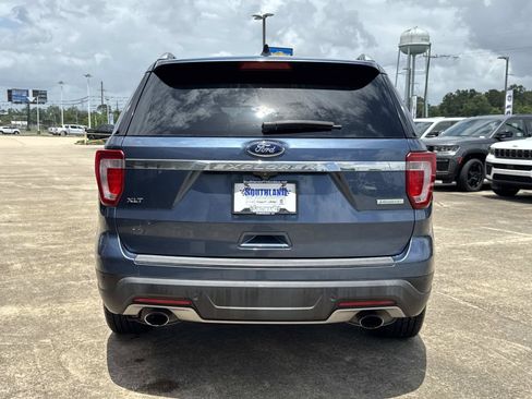 Used 2019 Ford Explorer XLT FWD image 6