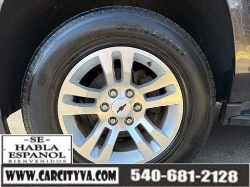 Used 2017 Chevrolet Suburban LT AWD/4WD image 25