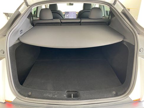 Used 2026 Tesla Model Y AWD image 30