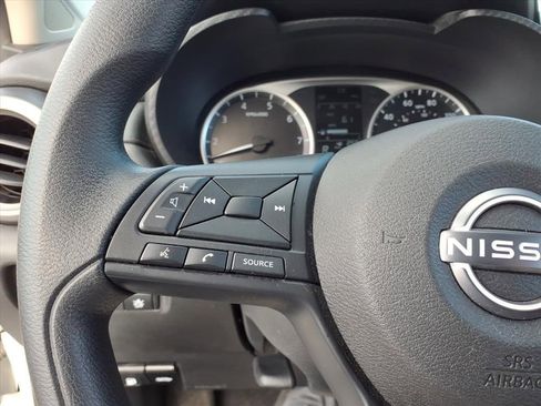 Used 2025 Nissan Versa S image 32