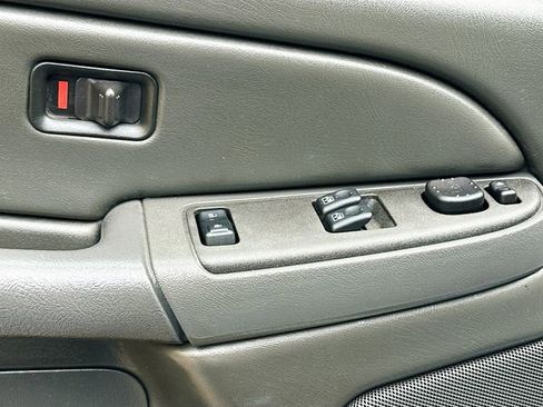 Used 2006 GMC Sierra 3500 SLE w/ Snow Plow Prep Package image 17