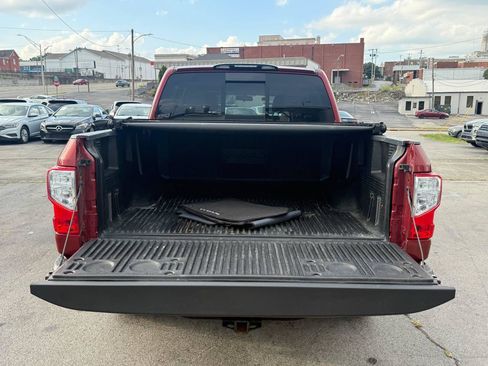 Used 2018 Nissan Titan SV AWD/4WD image 45