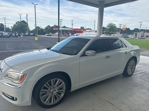 Used 2012 Chrysler 300 Limited RWD image 7