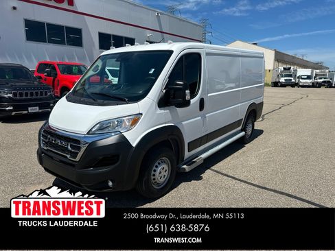 Used 2025 RAM ProMaster 2500 w/ U-Haul Equipment Group FWD image 1