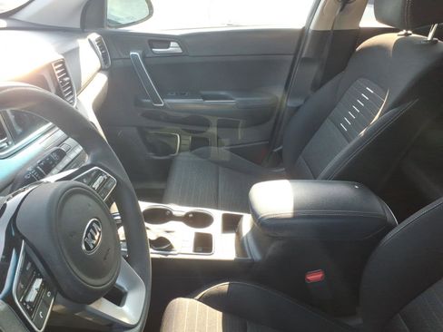 Used 2020 Kia Sportage LX w/ LX Popular Package image 4