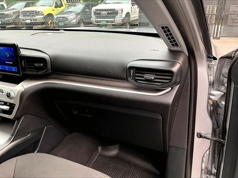 Used 2021 Ford Explorer XLT AWD/4WD image 17