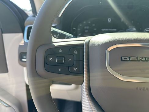 Used 2024 GMC Yukon Denali w/ Denali Reserve Package image 31