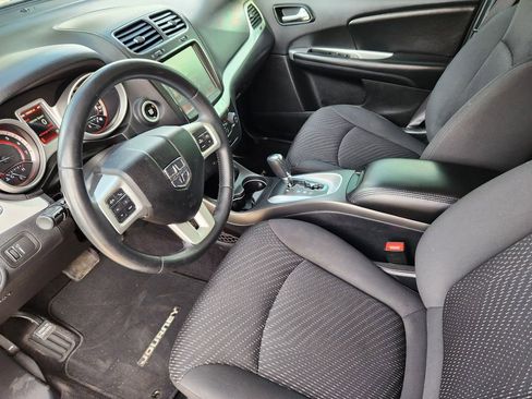 Used 2017 Dodge Journey Crossroad FWD image 7