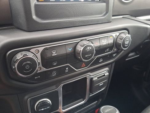 Used 2023 Jeep Gladiator Sport w/ Trailer Tow Package AWD/4WD image 29