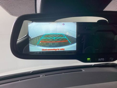 Used 2018 Toyota C-HR XLE image 19