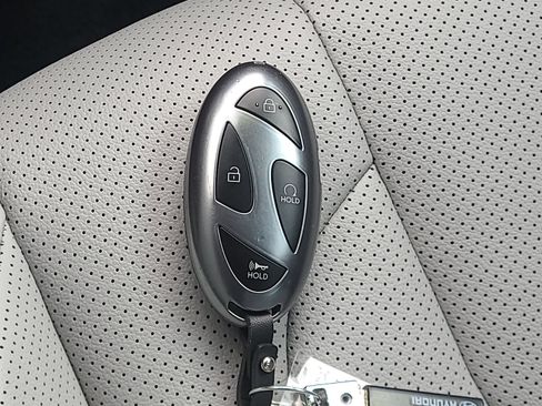Certified 2025 Hyundai Elantra Limited FWD image 25