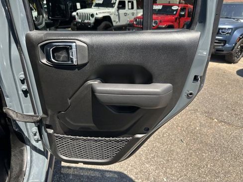 Certified 2025 Jeep Wrangler Unlimited Rubicon 4xe w/ Convenience Group AWD/4WD image 19