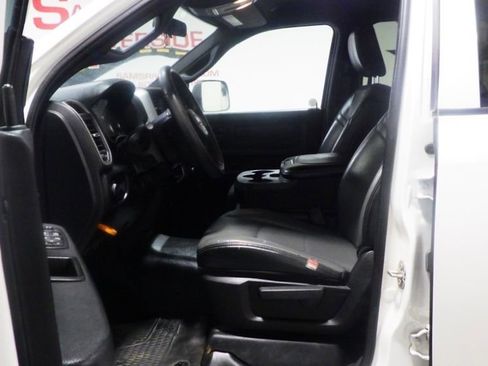 Used 2021 RAM 2500 Tradesman w/ Chrome Appearance Group AWD/4WD image 8