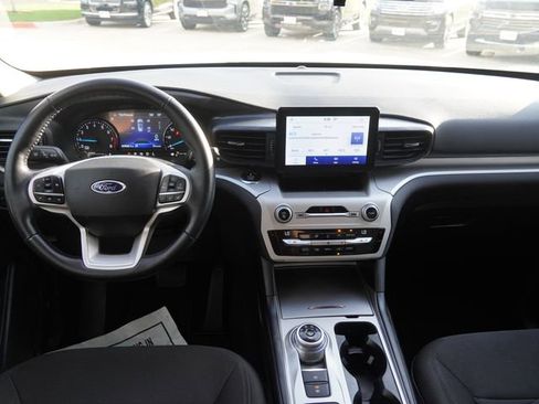 Used 2021 Ford Explorer XLT RWD image 15