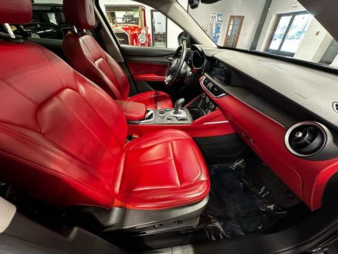 Used 2020 Alfa Romeo Stelvio Ti w/ Nero Edizione AWD/4WD image 19