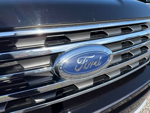 Used 2020 Ford Expedition XLT w/ Equipment Group 202A RWD image 16