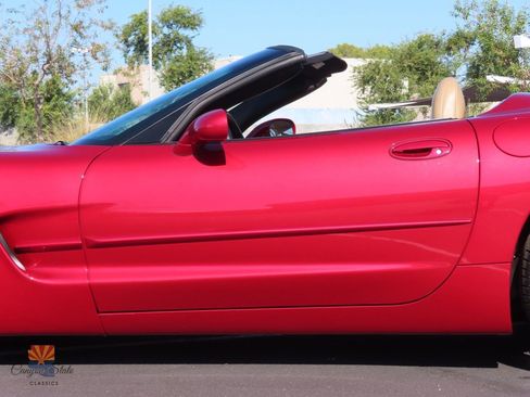 Used 2004 Chevrolet Corvette Convertible w/ Preferred Equipment Group image 19