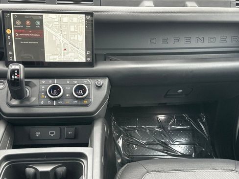 Certified 2024 Land Rover Defender 130 X-Dynamic SE AWD/4WD image 34