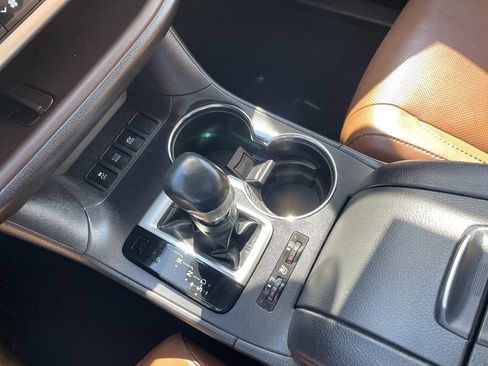 Used 2019 Toyota Highlander Limited AWD/4WD image 21