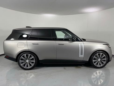 Used 2023 Land Rover Range Rover Autobiography AWD/4WD image 4